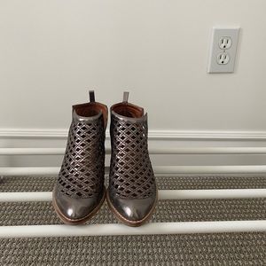 Jeffrey Campbell metallic booties in great condition